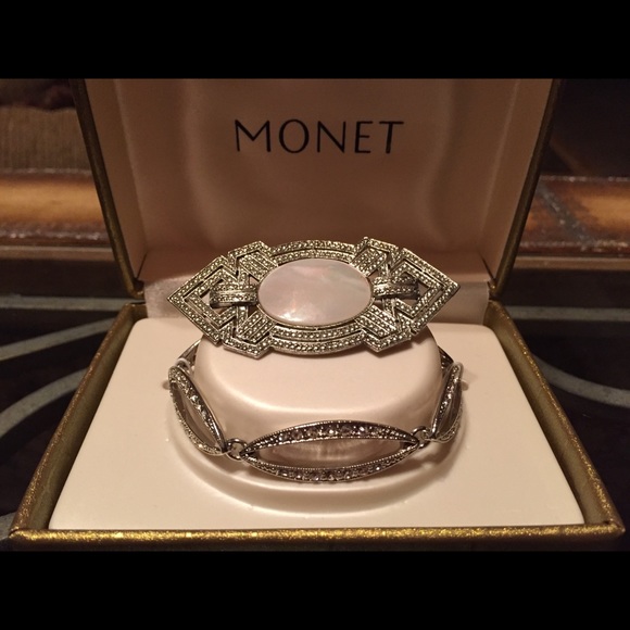 Monet Jewelry - New Monet Bracelet with used pin